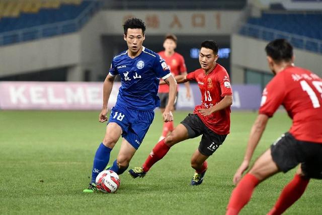 库普梅纳斯：尤文的首发位置不属于11个人，我对没能上场感到平静